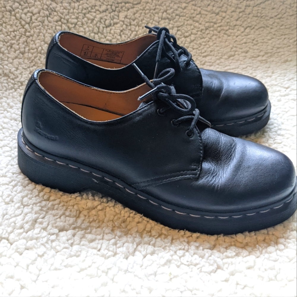 Doc Martens 1461W style